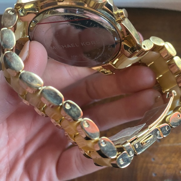 NEW Michael Kors Women’s Two-toned watch - Picture 4 of 5